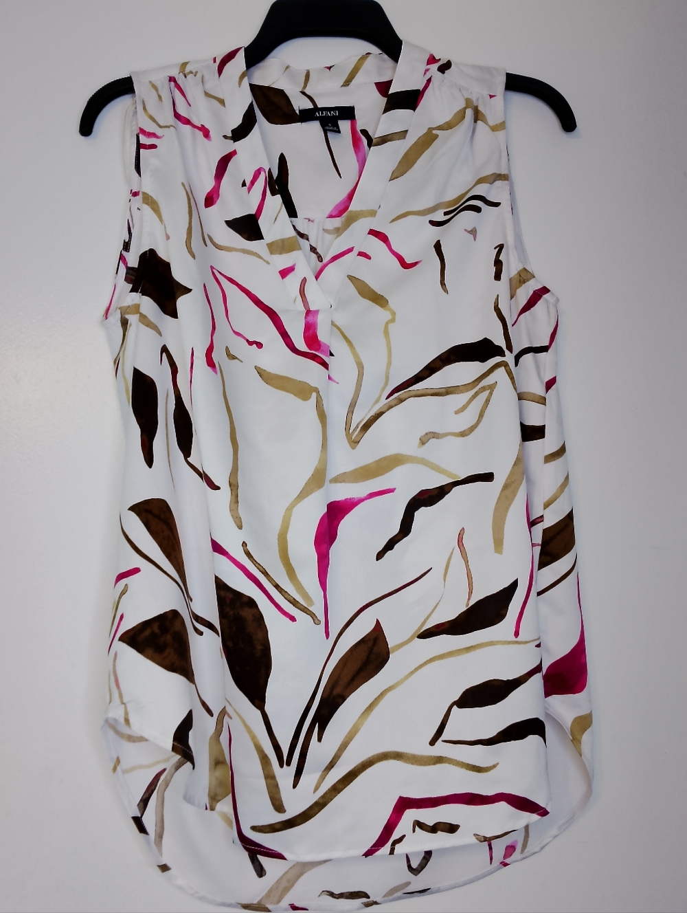 Alfani White Sleeveless V-Neck with Pink & Brown Leaf Print